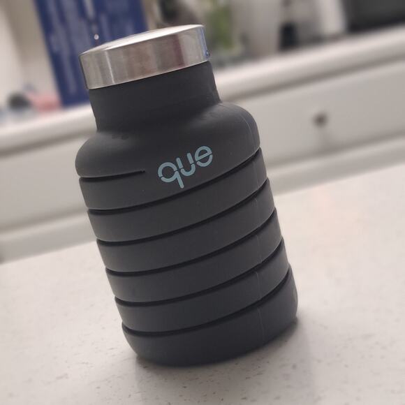 QUE Collapsable Bottle - Picture 3 of 6